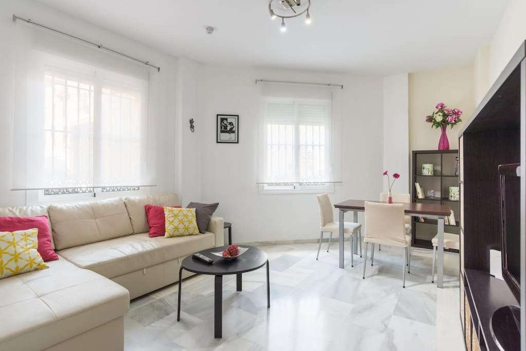 Appartamento Bright, Quiet And Ground Floor In The Center